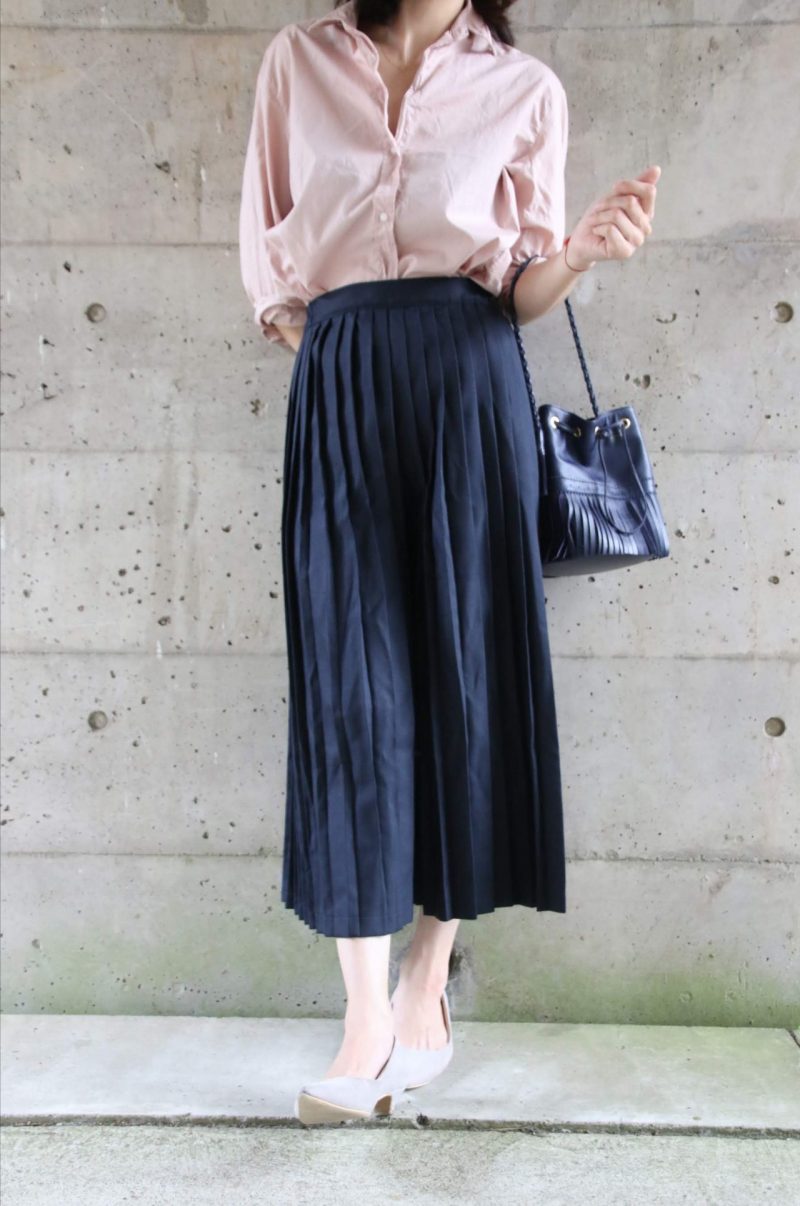 シャツ×プリーツパンツコーディネート2