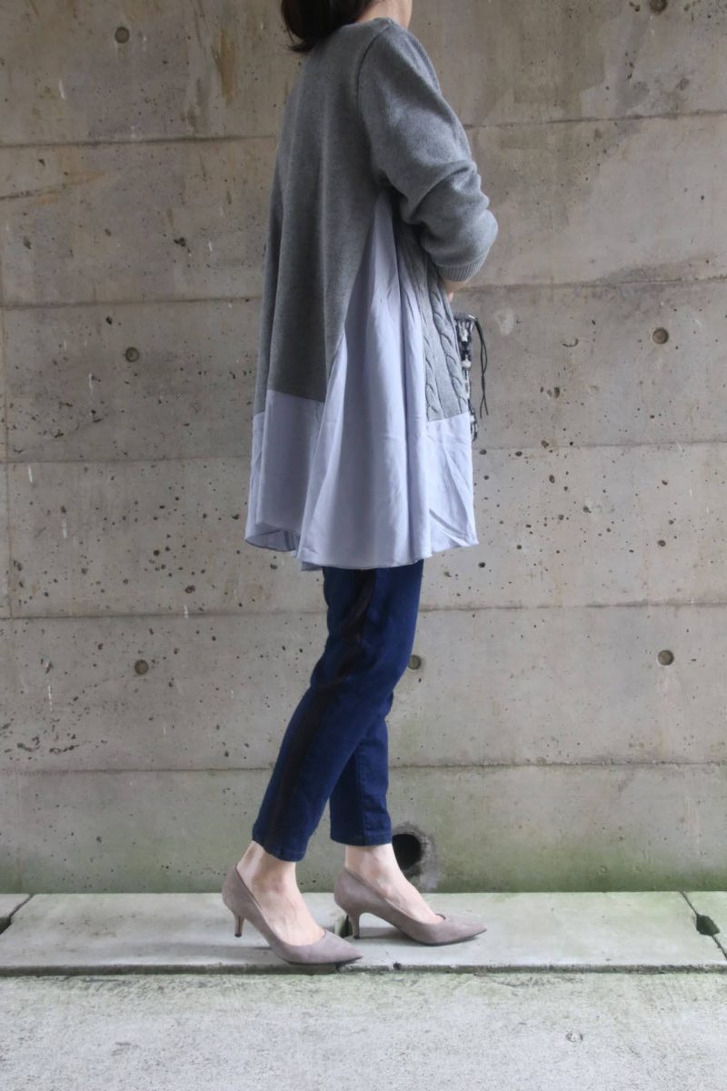 ケーブルオーバーニットコーディネート横2