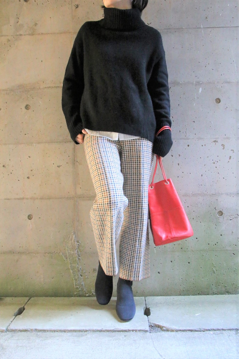 千鳥柄ニットパンツコーデ