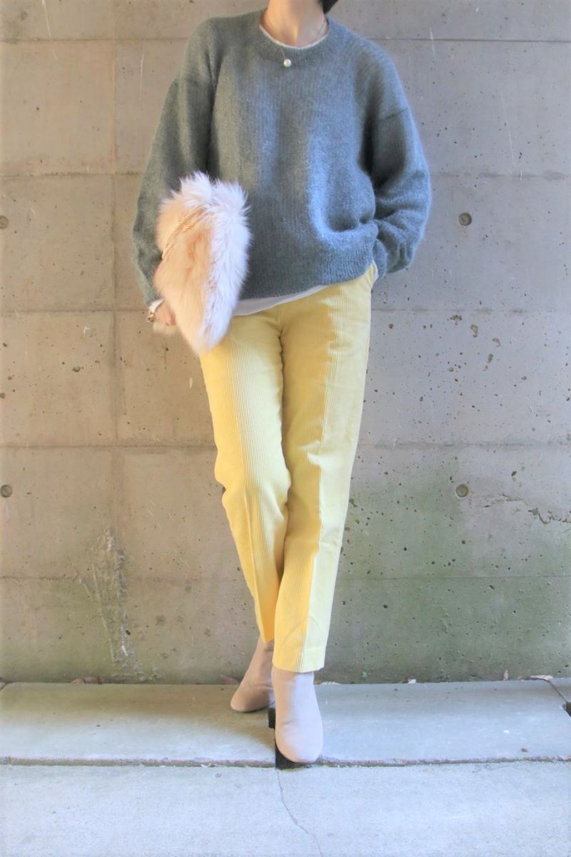 ヘアリーニットコーデ