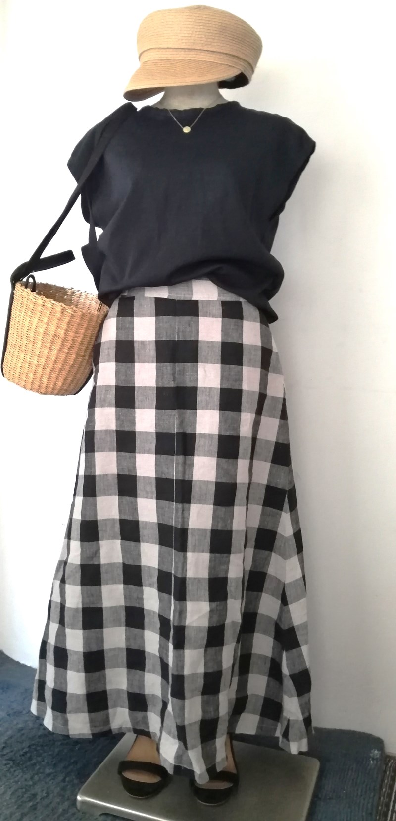 ハードマンズリネンブロックチェックスカートコーデ