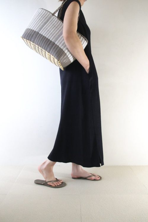 リラクシーニットワンピース横2
