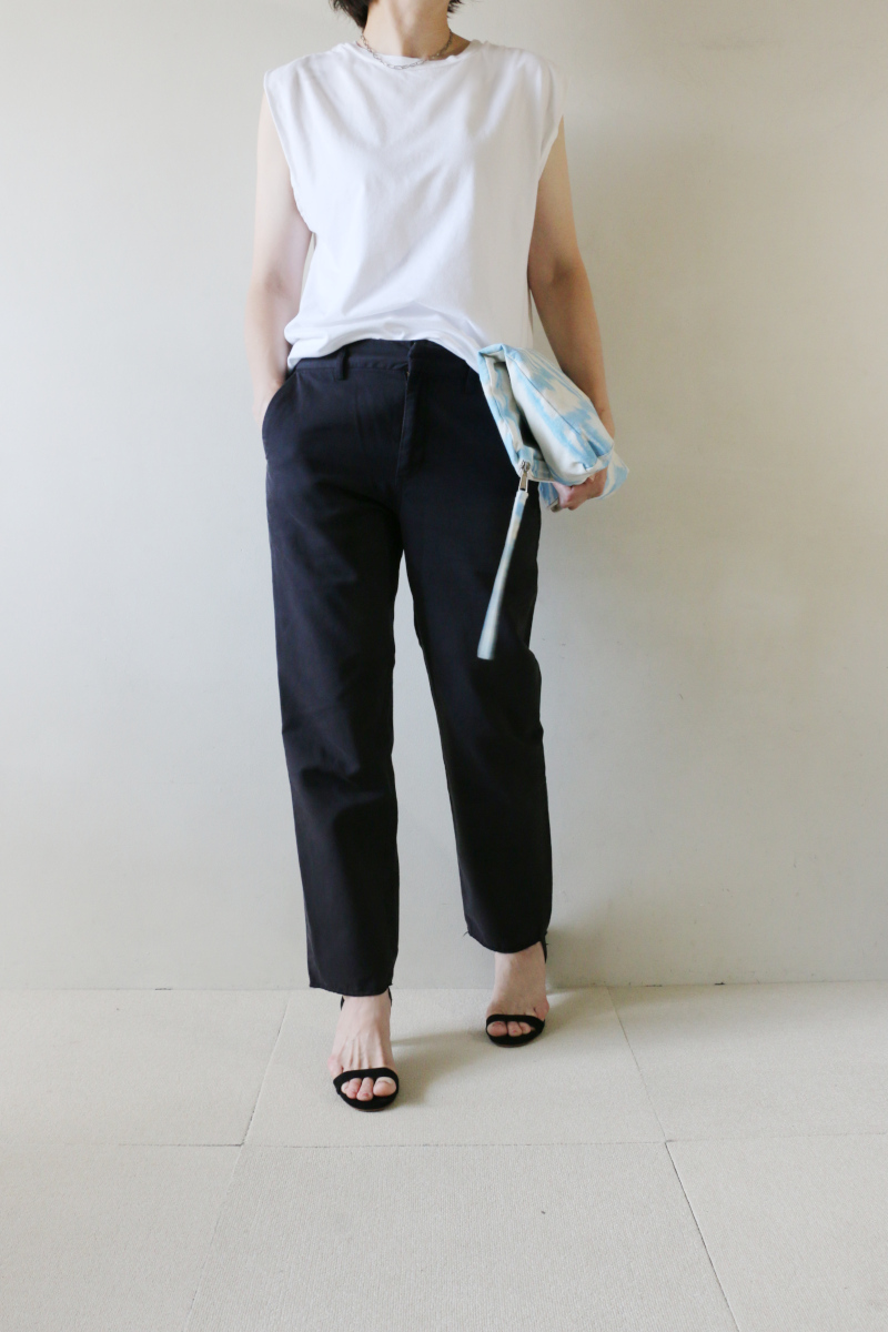 Deuxieme Classe白×ネイビーカジュアルコーデアイチャッチ