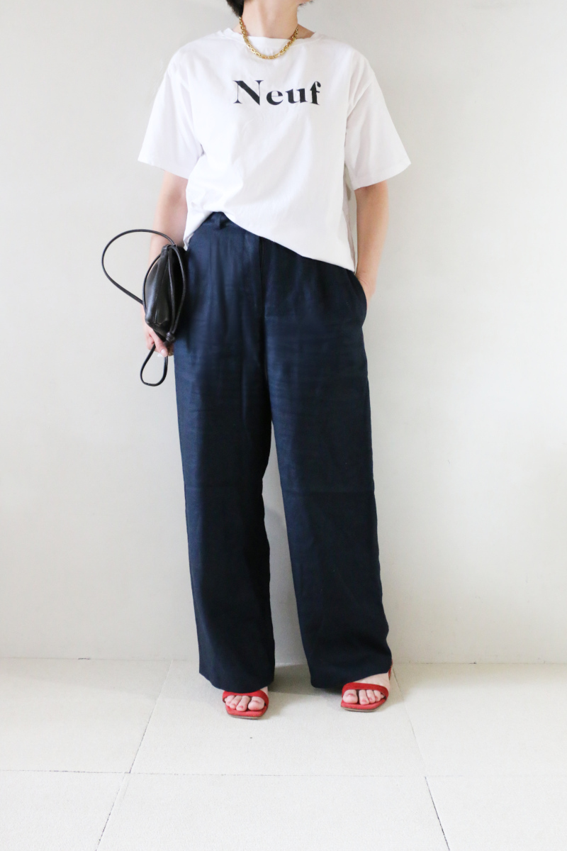 NeufロゴT×ワイドパンツコーデ3