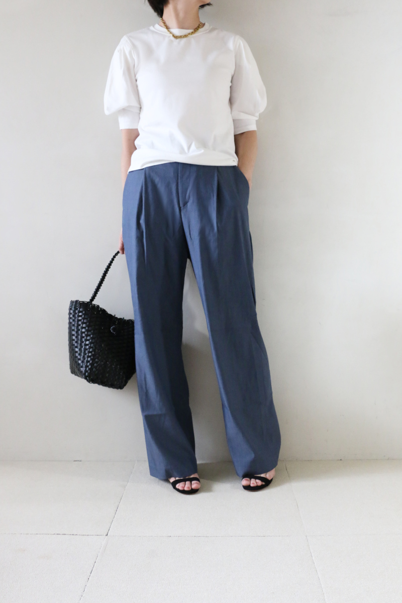 パフスリーブカットソー×パンツコーデ2