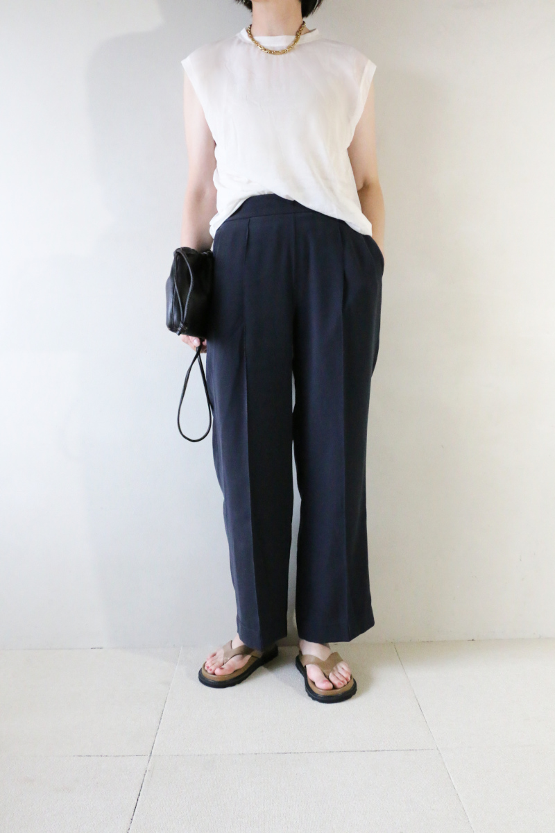 シアーニット×パンツコーデ