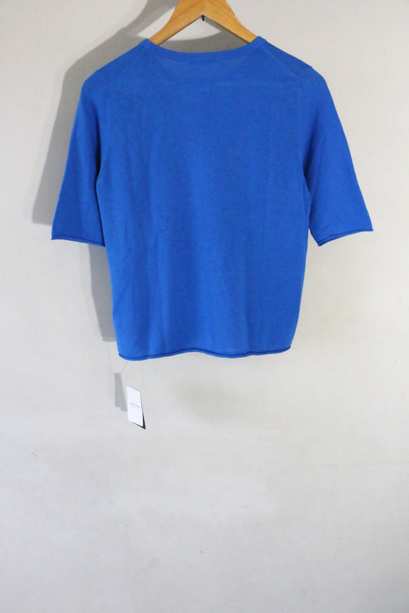 プラージュニット後ろ