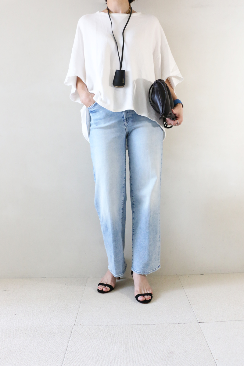 ライトスウェット×デニムコーデ