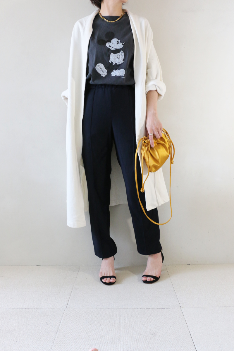 裏毛ガウン×Americana MickeyTシャツ×パンツコーデ2
