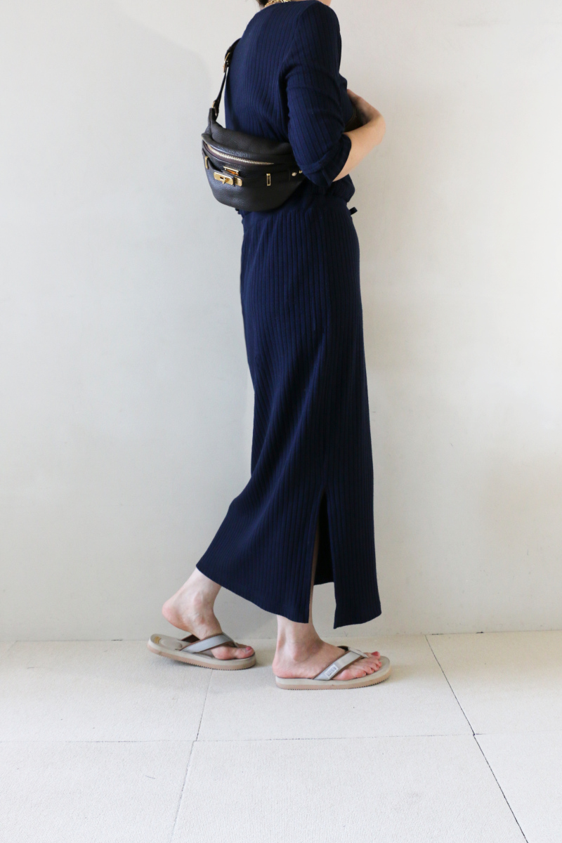 リブニットドロストワンピース横