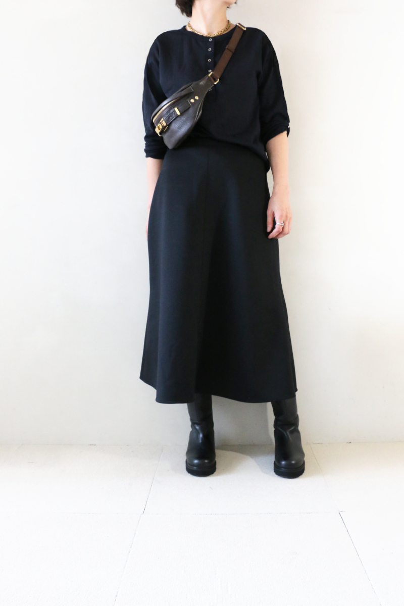 シアーヘンリートップス×スカートコーデアイチャッチ