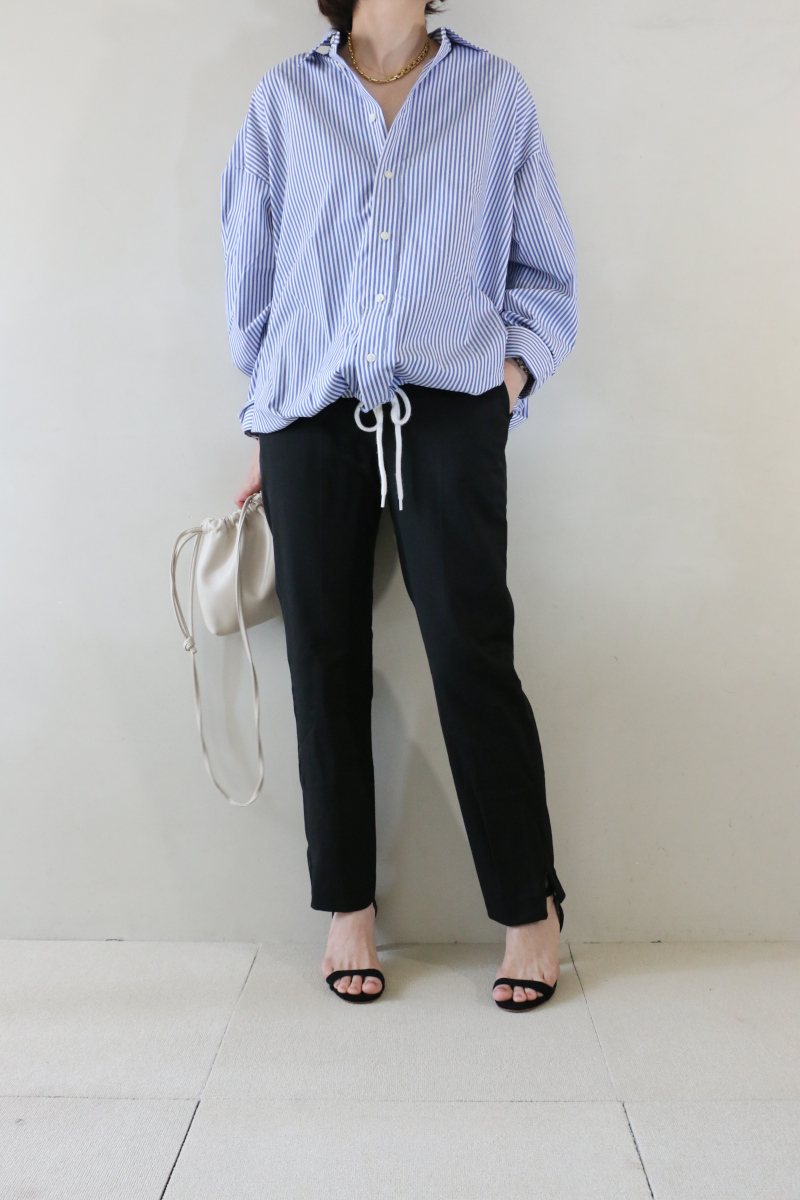 ストライプヘムギャザーシャツ×ZIPパンツコーデ2