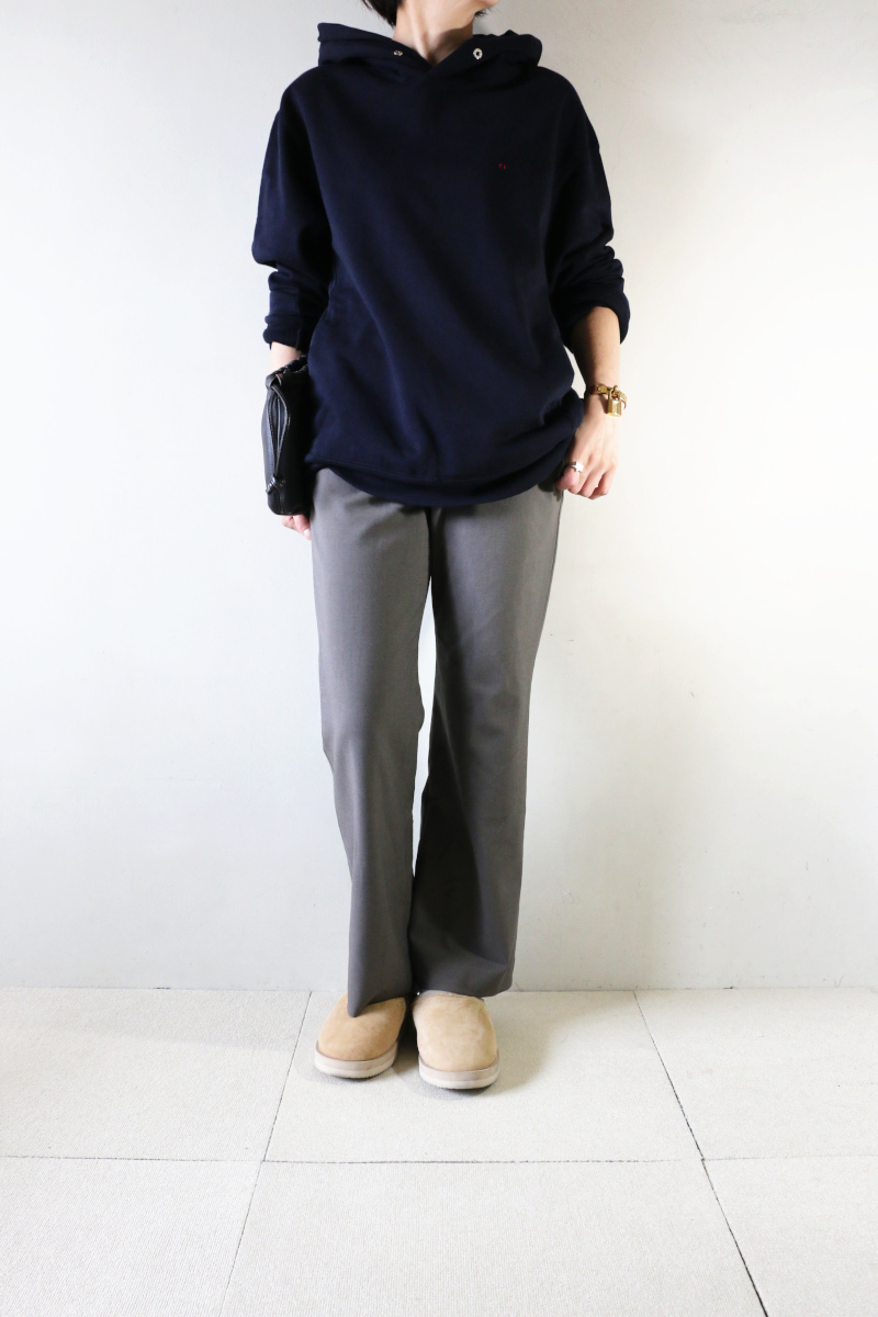CINOHパーカー×イージーパンツコーデ2