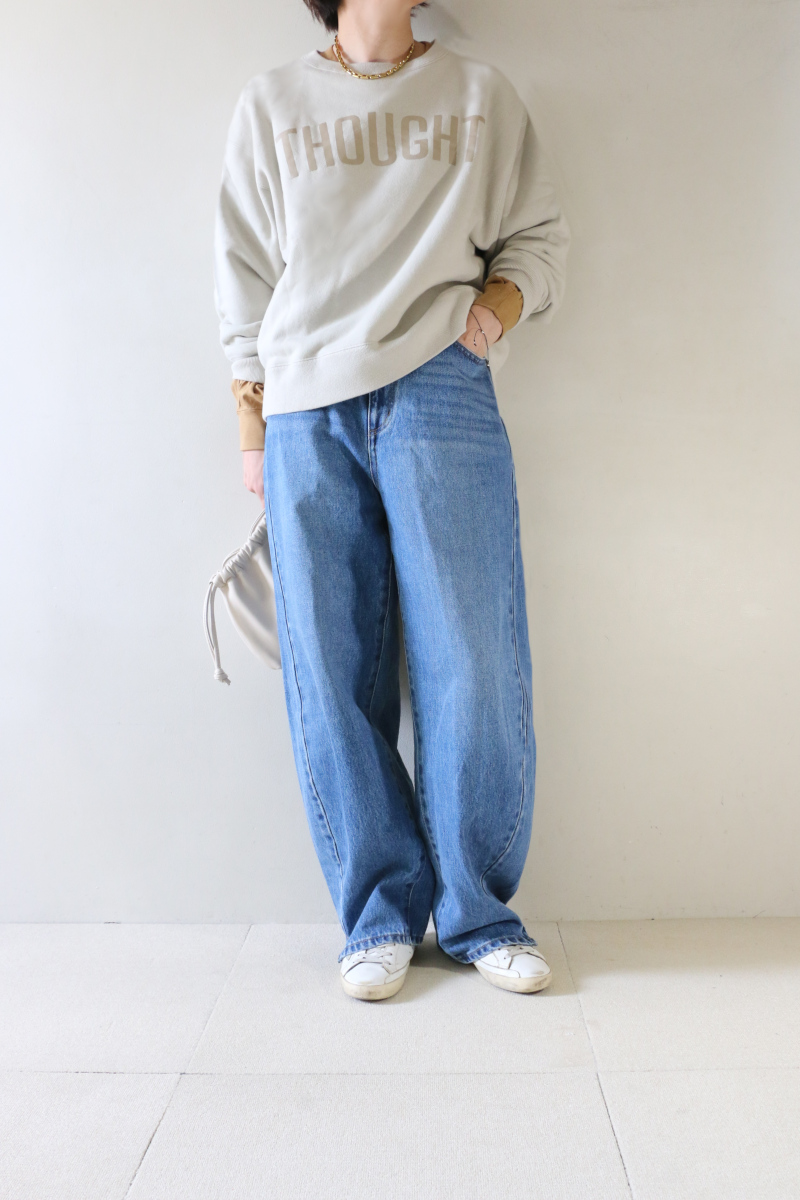 スウェット×カットソー×デニムコーデ5