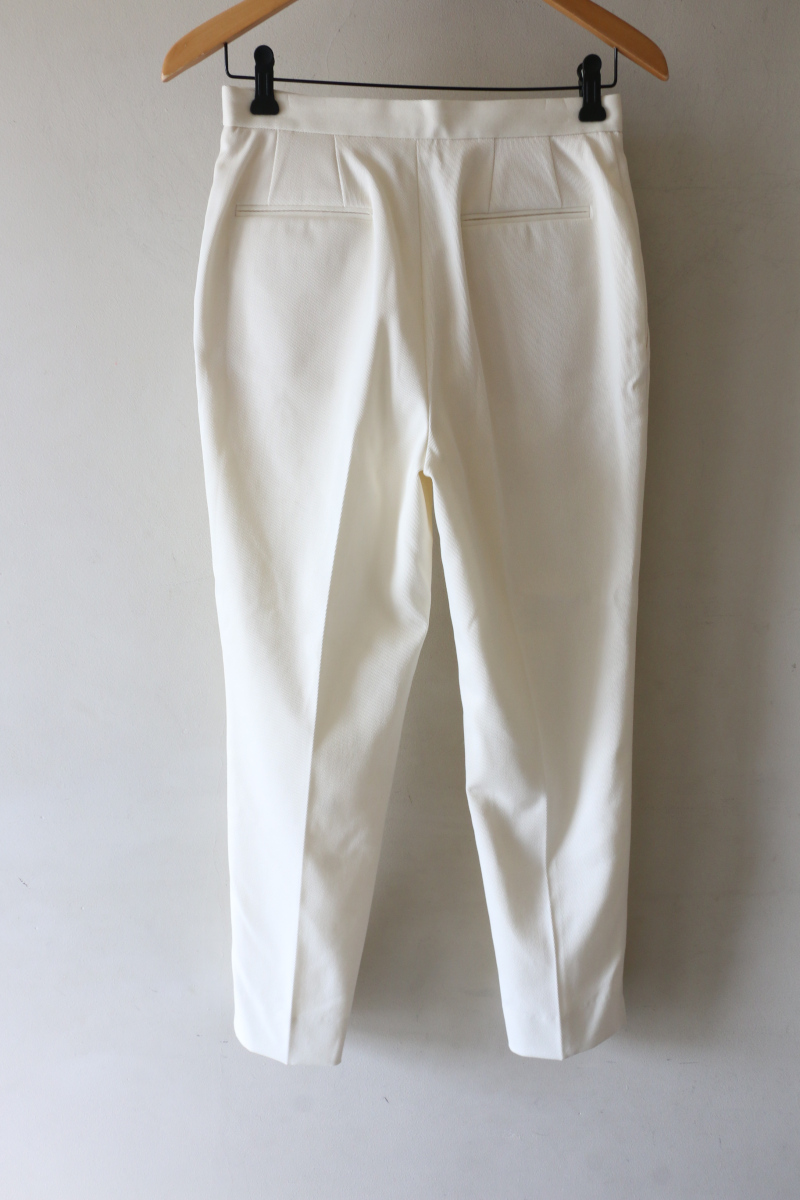 ミューズパンツ後ろ