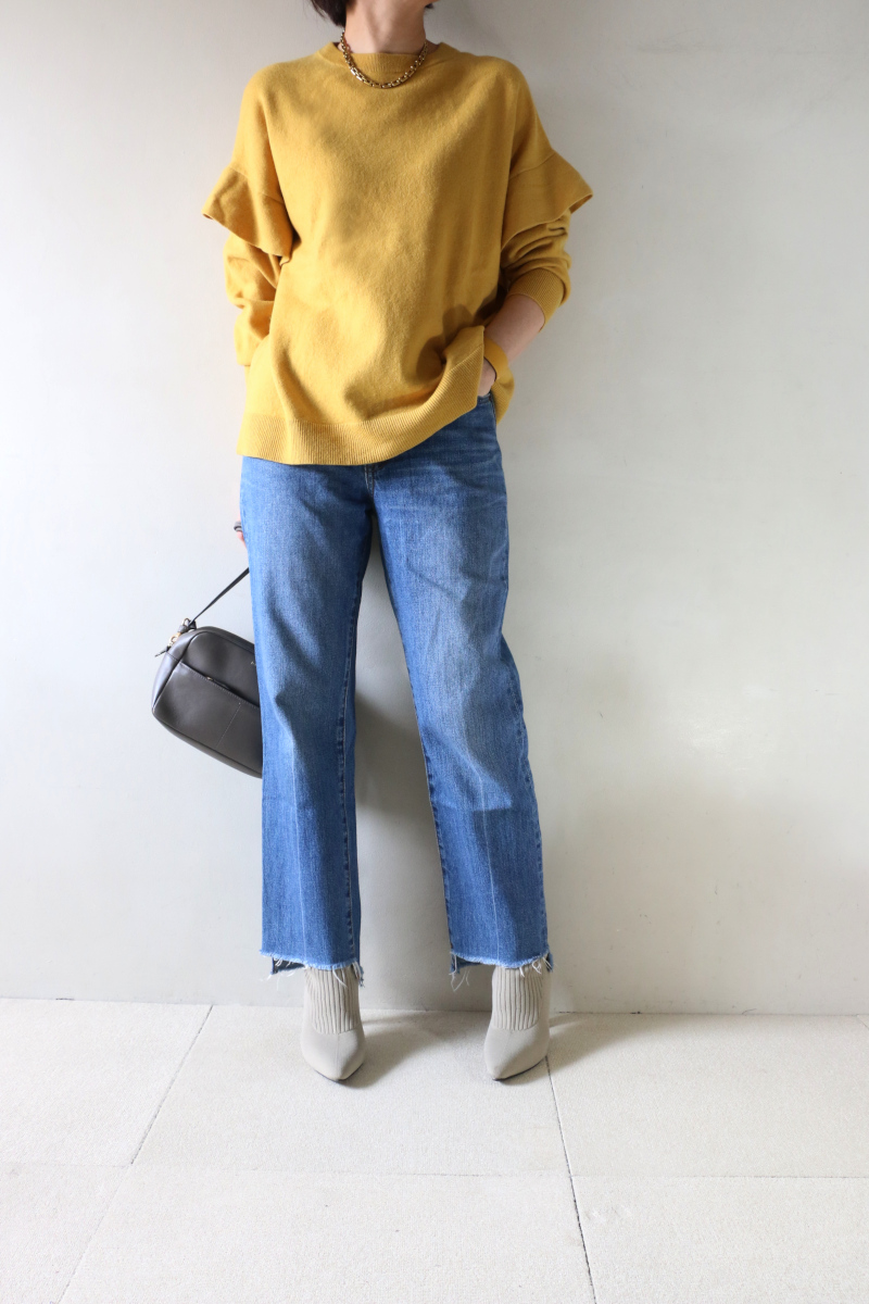 フリルスリーブニット×デニムコーデ