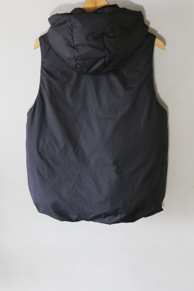 グリーンレーベルリラクシングダウンベスト後ろ