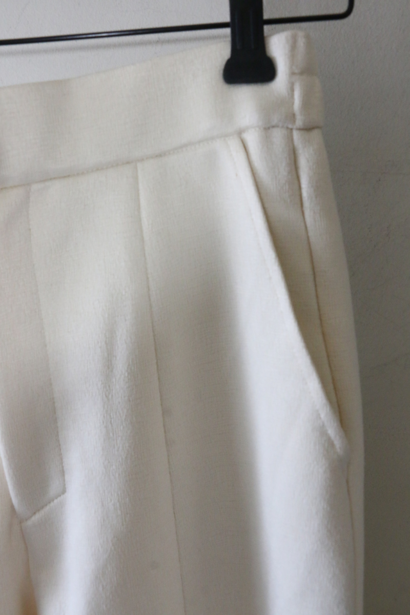 ジーナシスパンツ拡大