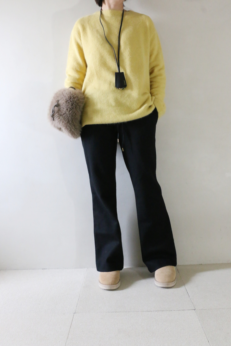 RonHamanへアリーニット×Museイージーフレアパンツコーデ