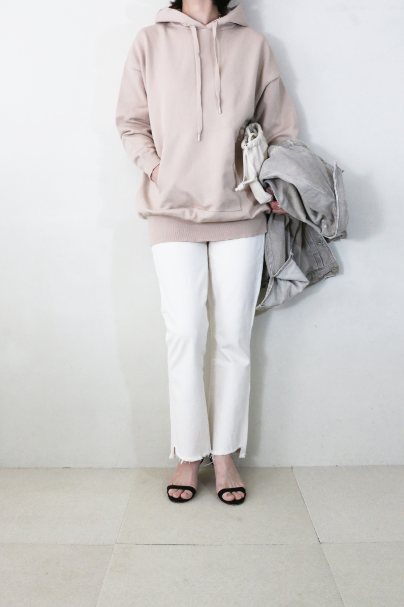 ベージュ×ホワイト春コーデ2