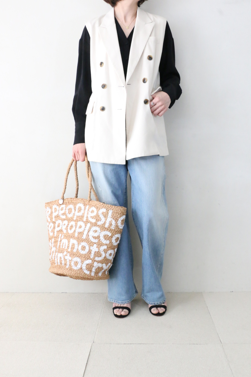 ジレ×ブラウス×デニムコーデ