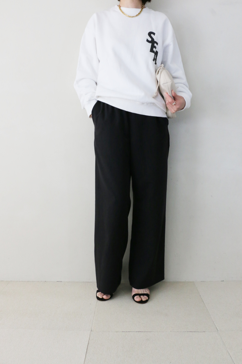 WIND AND SEAスウェットモノトーンコーデ2