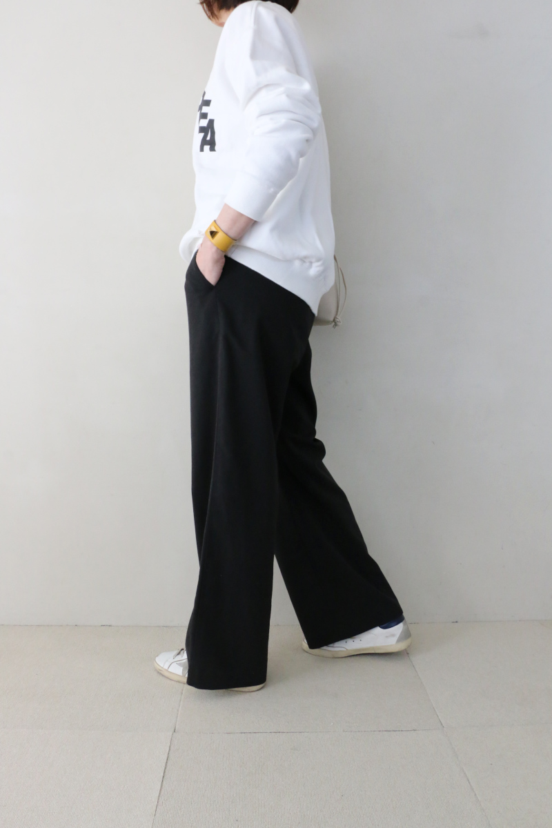 WIND AND SEAスウェットモノトーンコーデ4