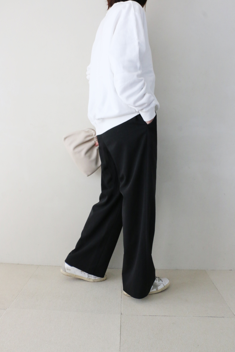 WIND AND SEAスウェットモノトーンコーデ3