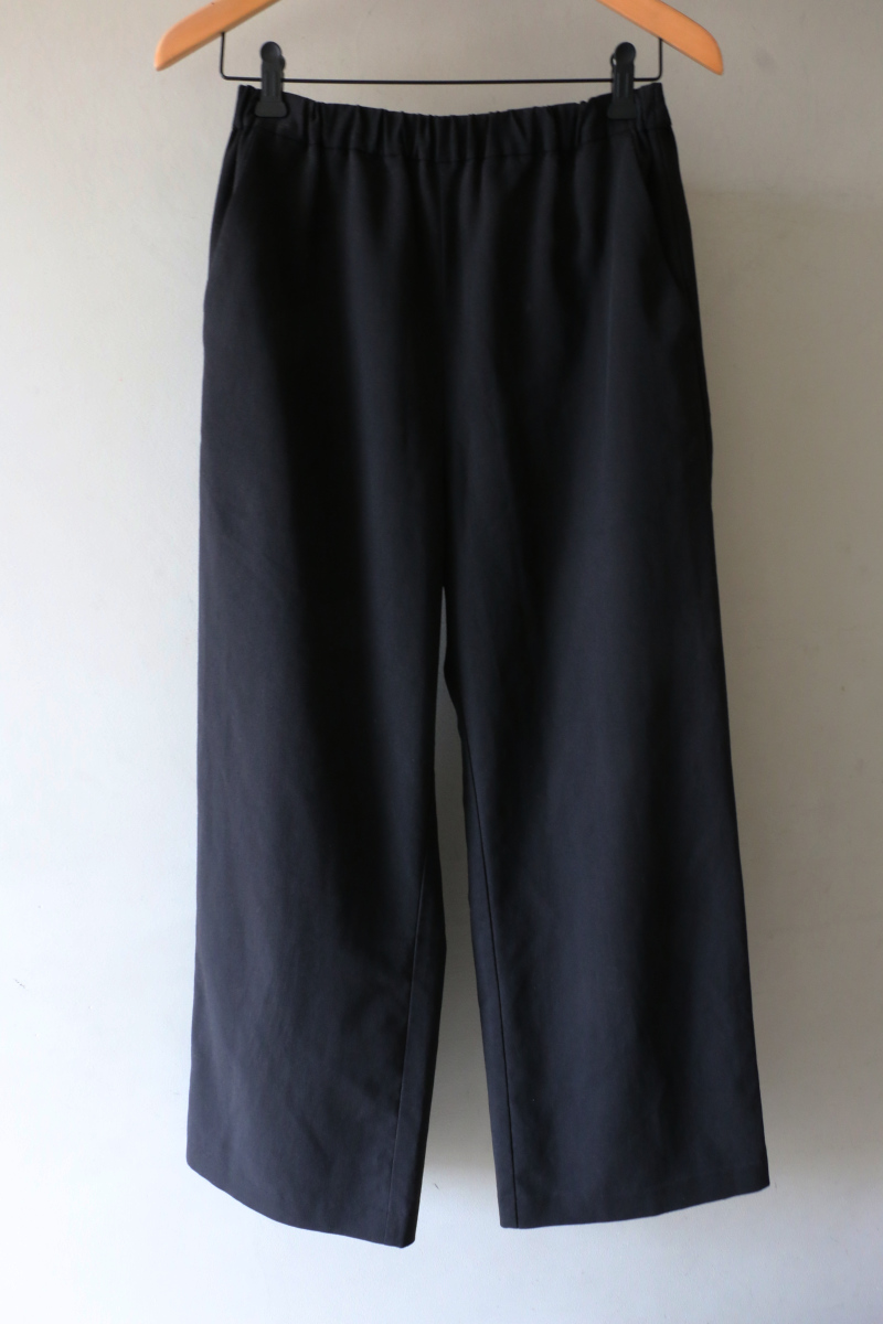 レリュームパンツ