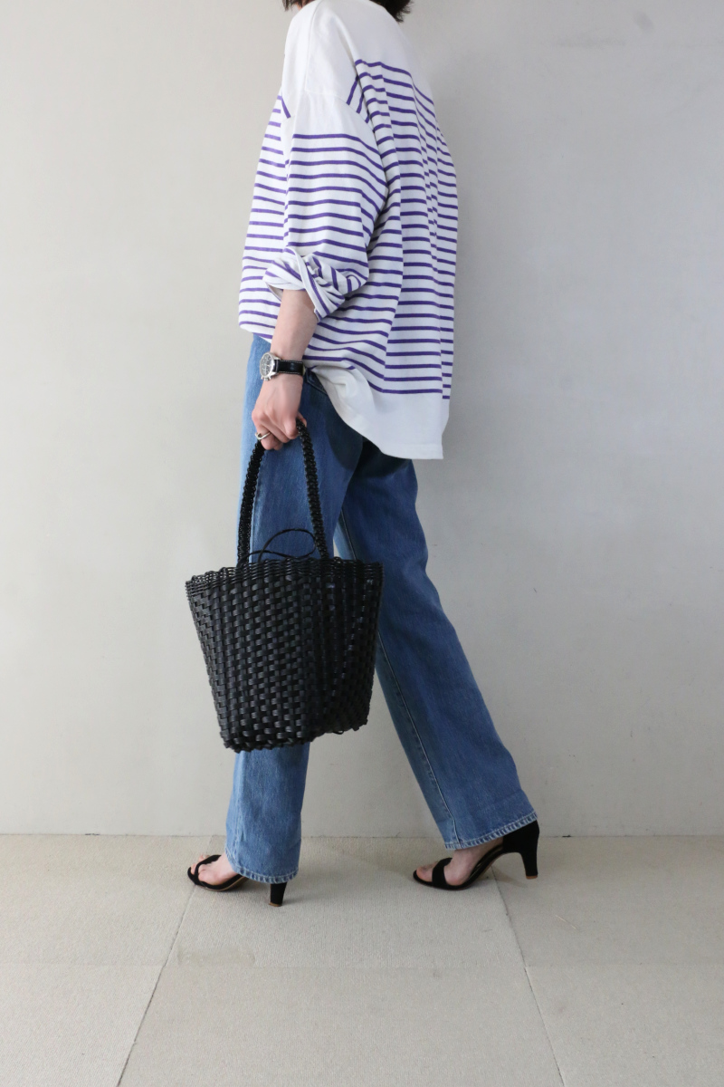 オーバーカットソー×デニムコーデ横3