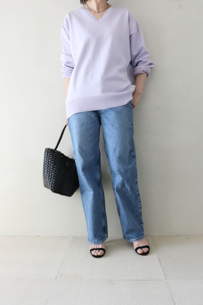 春オーバーニット×デニムコーデ