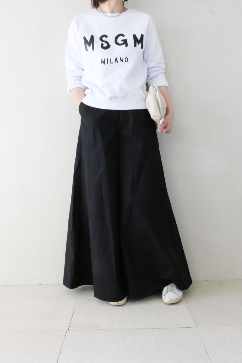 MSGMロゴスウェット×マキシ丈キュロットコーデ7