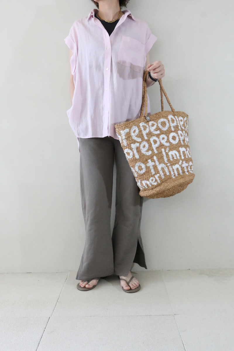 PINK シャツ×スウェットパンツコーデ3