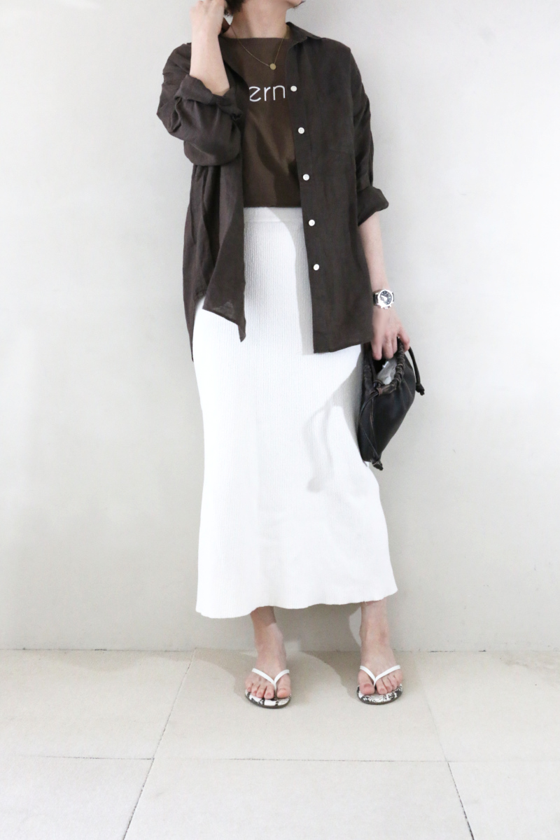 リネンシャツブラウン×ホワイトコーデ5