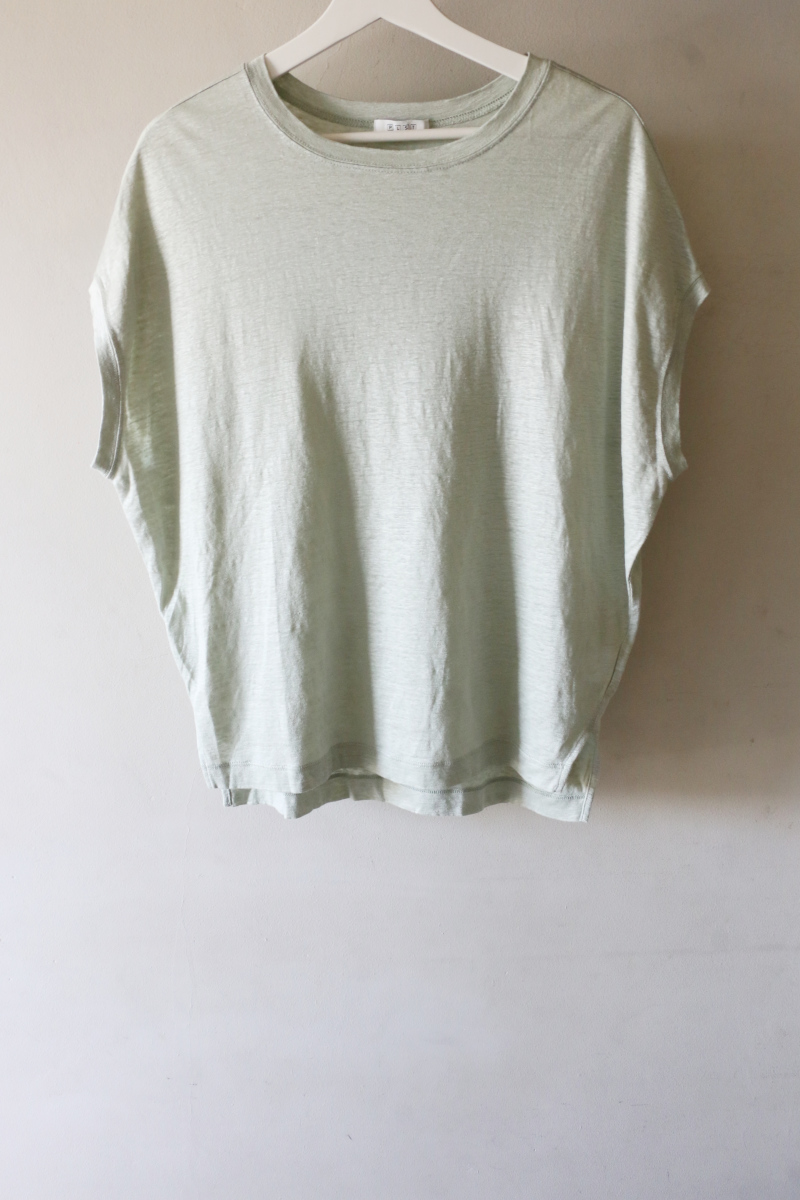 プラステTシャツ
